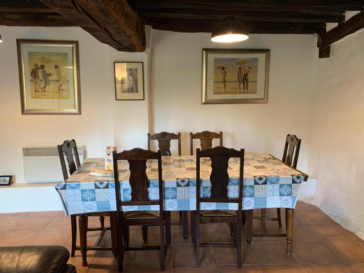 Le Bas Chesnay Chambres D'Hotes Domfront En Poiraie Exterior photo